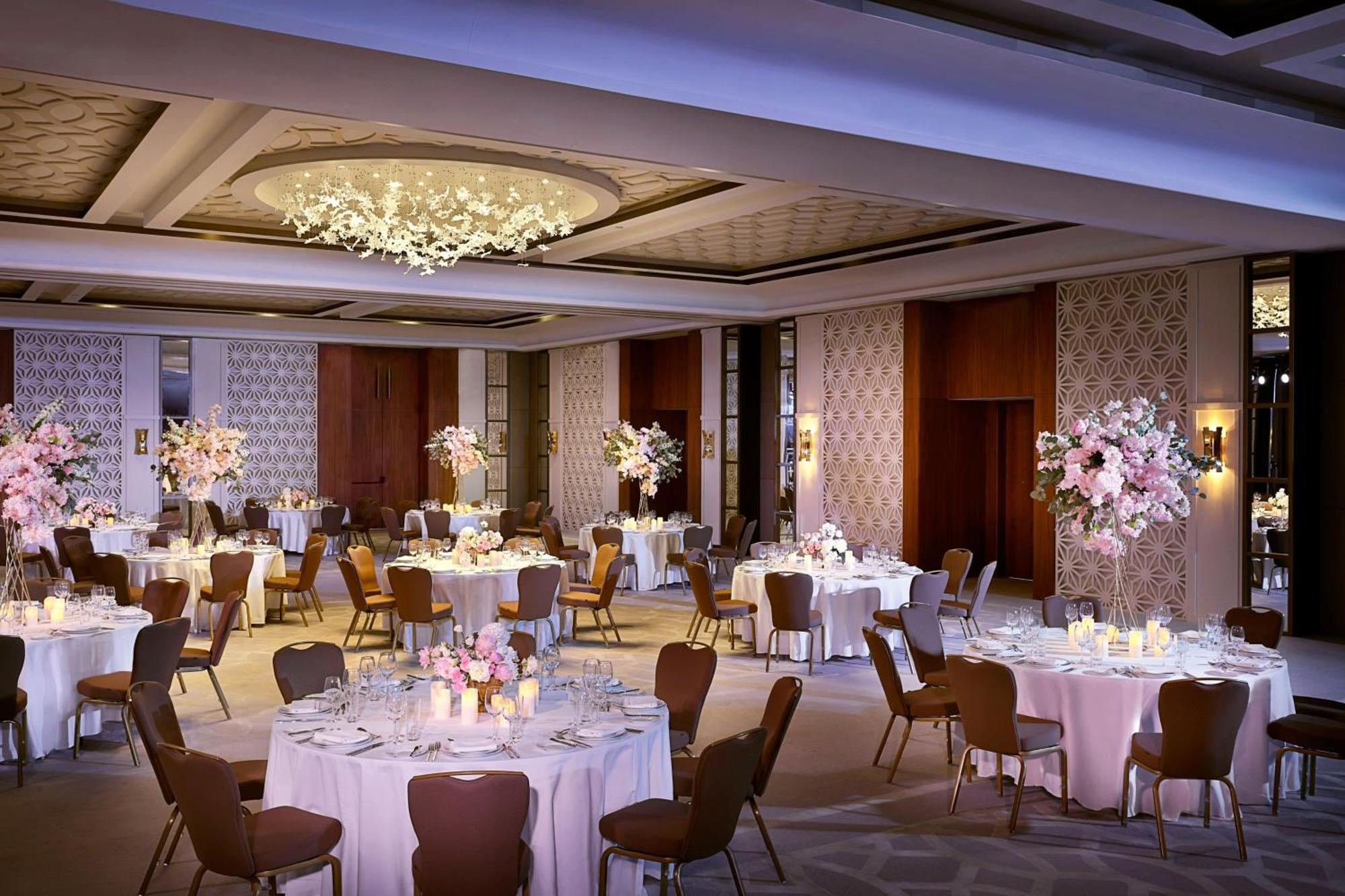 Sheraton Astana Hotel Exterior photo The ballroom