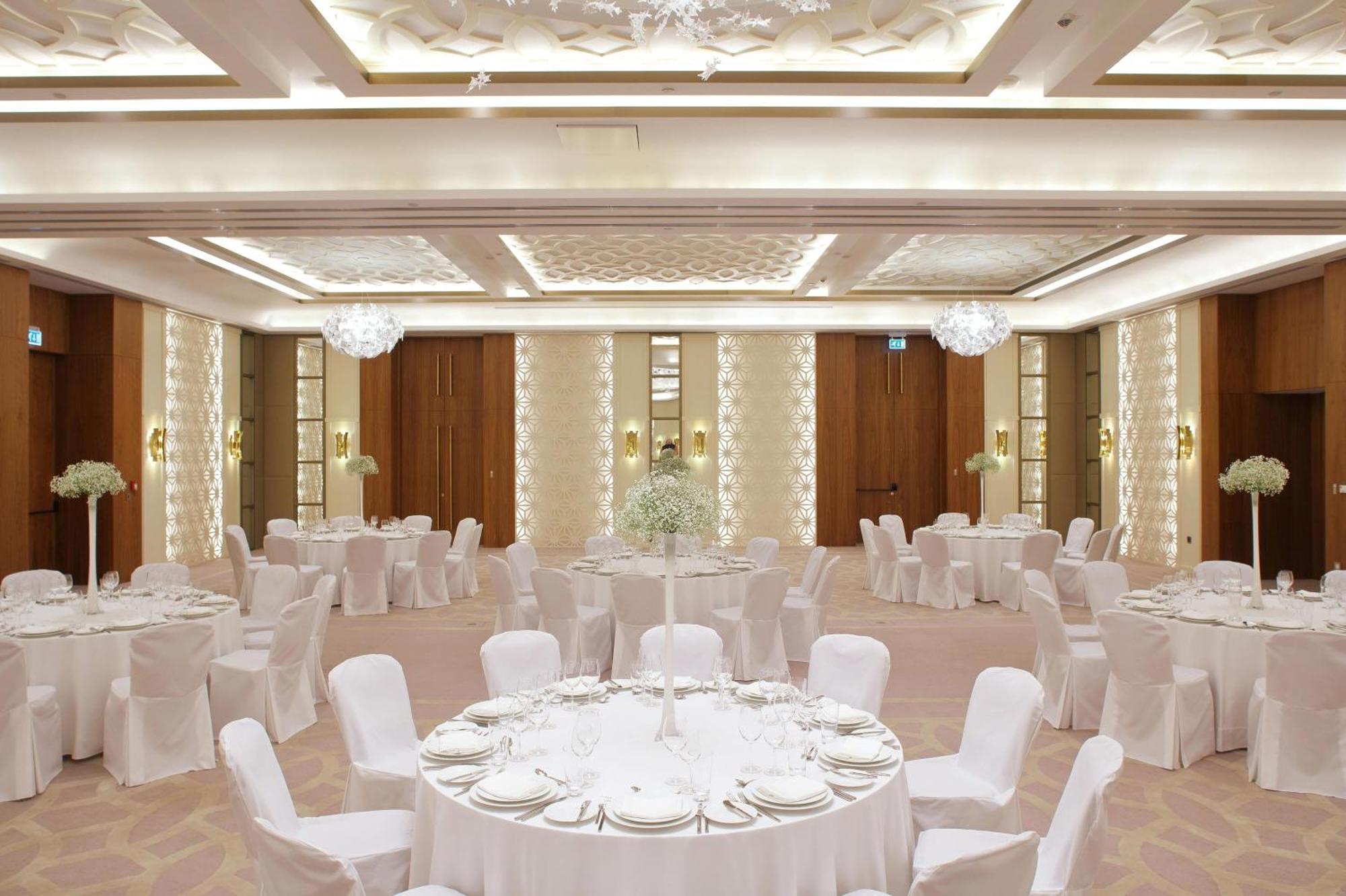 Sheraton Astana Hotel Exterior photo The ballroom