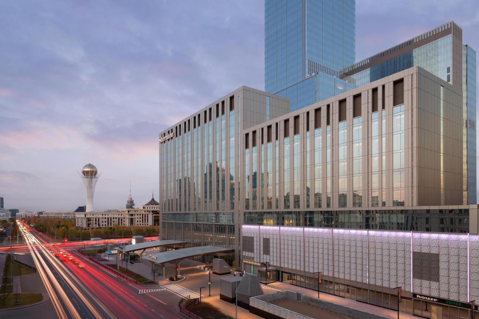 Sheraton Astana Hotel Exterior photo The new terminal
